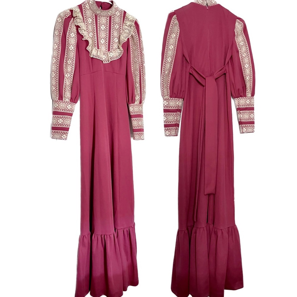 Vintage 70s Pink Prairie Cottage Lace Bib Long-sleeved Dress